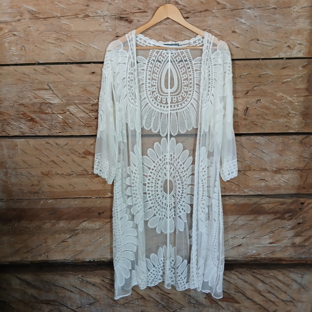 Cream Lace Kimono-Style Boho Robe